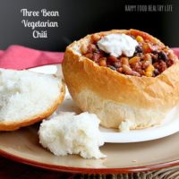 Tried and True Three-Bean Vegetarian Chili // www.HappyFoodHealthyLife.com