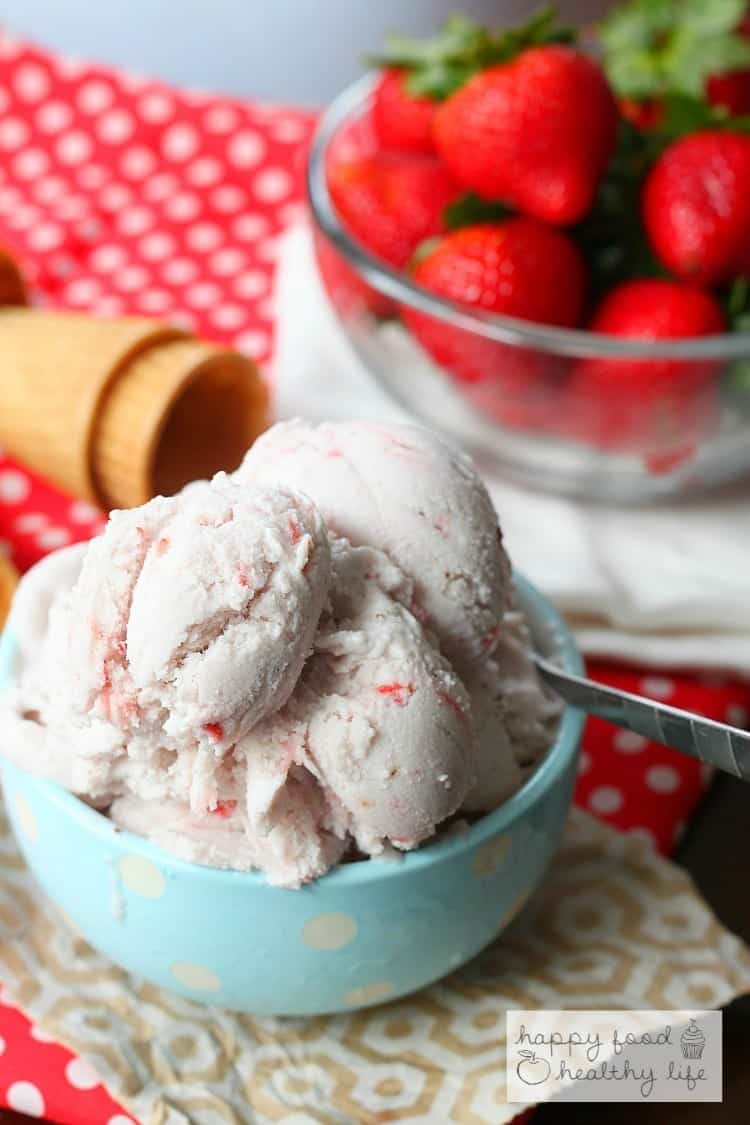Homemade Vegan Strawberry Ice Cream | A guilt-free summer dessert full of fresh strawberries | www.happyfoodhealthylife.com