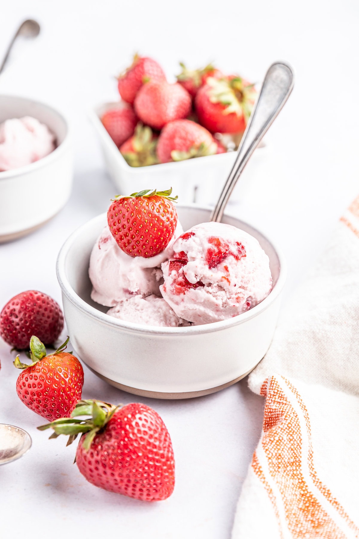 strawberry ice cream vegan