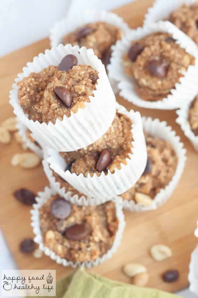 Trail Mix Muffins - These healthy snacks have all your favorite flavors of trail mix without all the mess. Perfect for on-the-go and vacations. | Happy Food Healthy LIfe