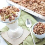 Healthy Apple Pie Crunch Parfait - wish you could eat apple pie every day? Well, with this healthy snack option, it will feel like you are! Perfect for breakfast, mid-afternoon, or a late night snack to calm your sweet-tooth | Happy Food Healthy Life