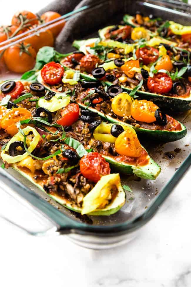 GARDEN-STUFFED ITALIAN ZUCCHINI BOATS - the perfect easy weeknight dinner to make for your family 