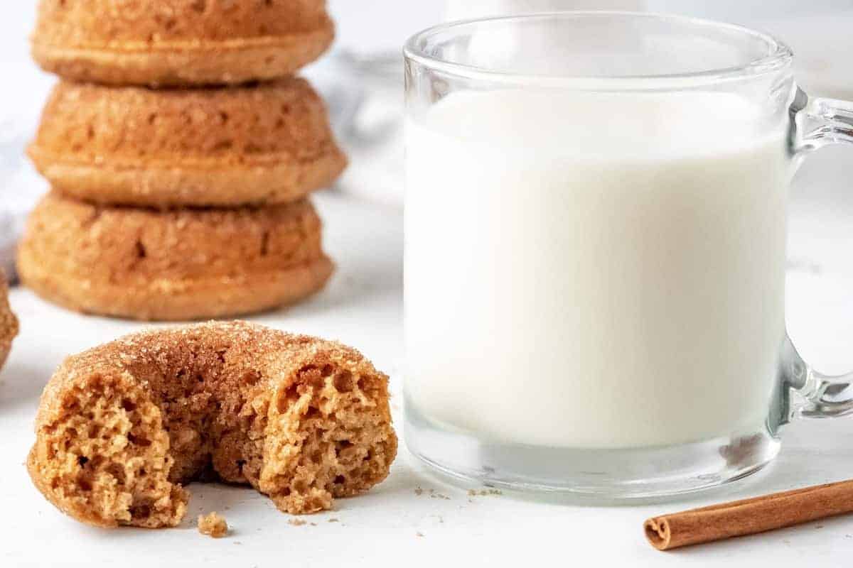 BAKED APPLE CIDER DONUTS. PHOTO CREDIT: HAPPY FOOD HEALTHY LIFE.