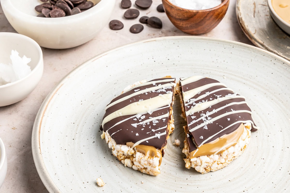 rice cake with peanut butter