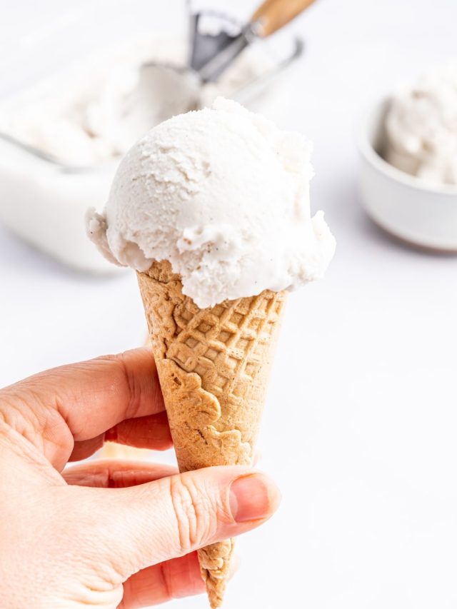 non-dairy-vanilla-ice-cream-1024x1536