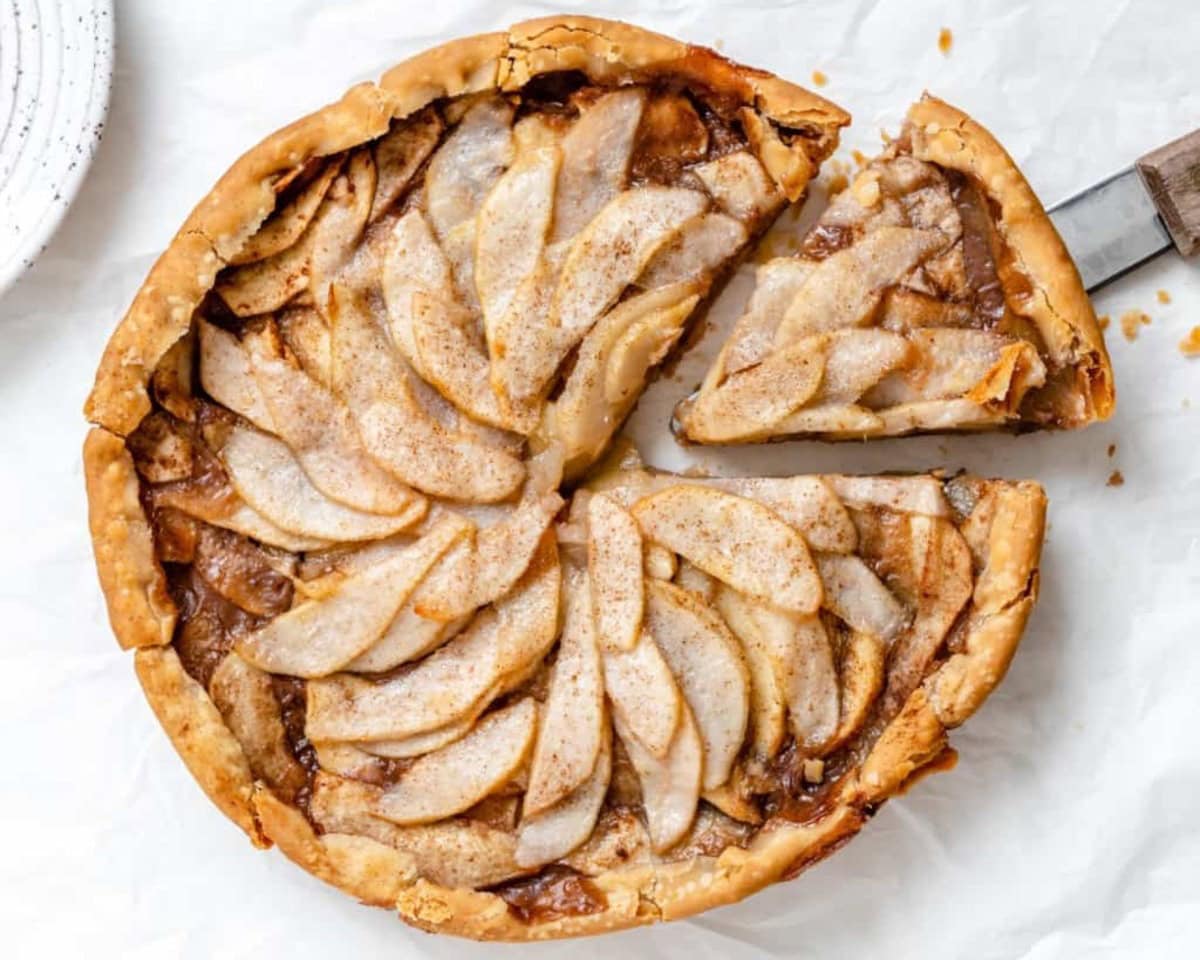 EASY APPLE PEAR PIE BY PLANT-BASED ON A BUDGET