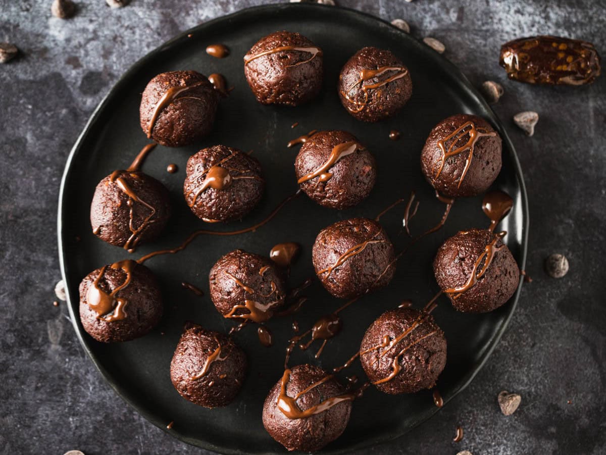 Chocolate Date Balls