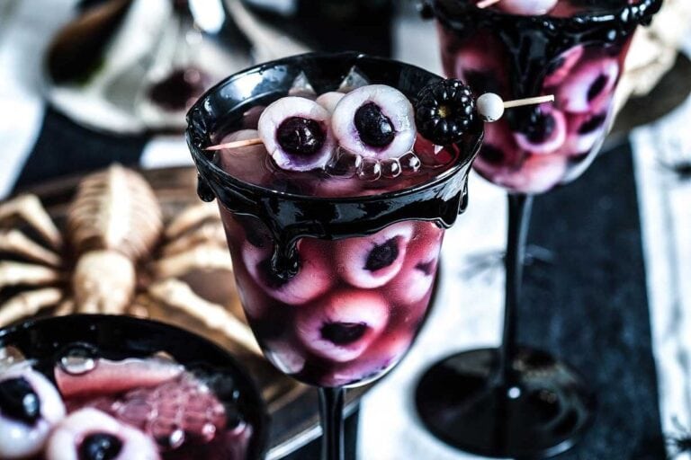 18 Vegan Halloween Drinks For A Ghoulishly Fun Party