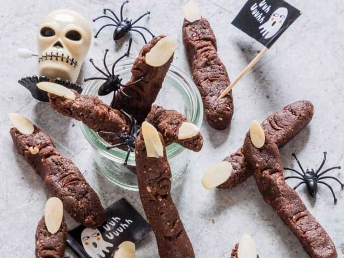 HALLOWEEN ZOMBIE FINGERS BY RECIPES FROM A PANTRY