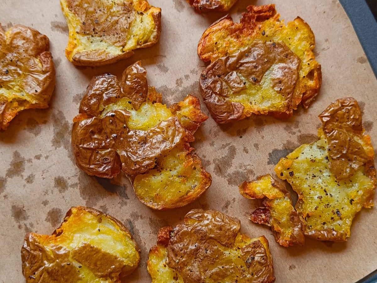 SMASHED POTATOES IN AIR FRYER BY SPOONS OF FLAVOR