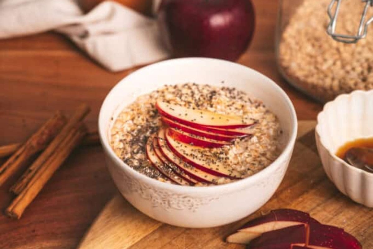 EASY APPLE CINNAMON OATMEAL RECIPE BY RAEPUBLIC