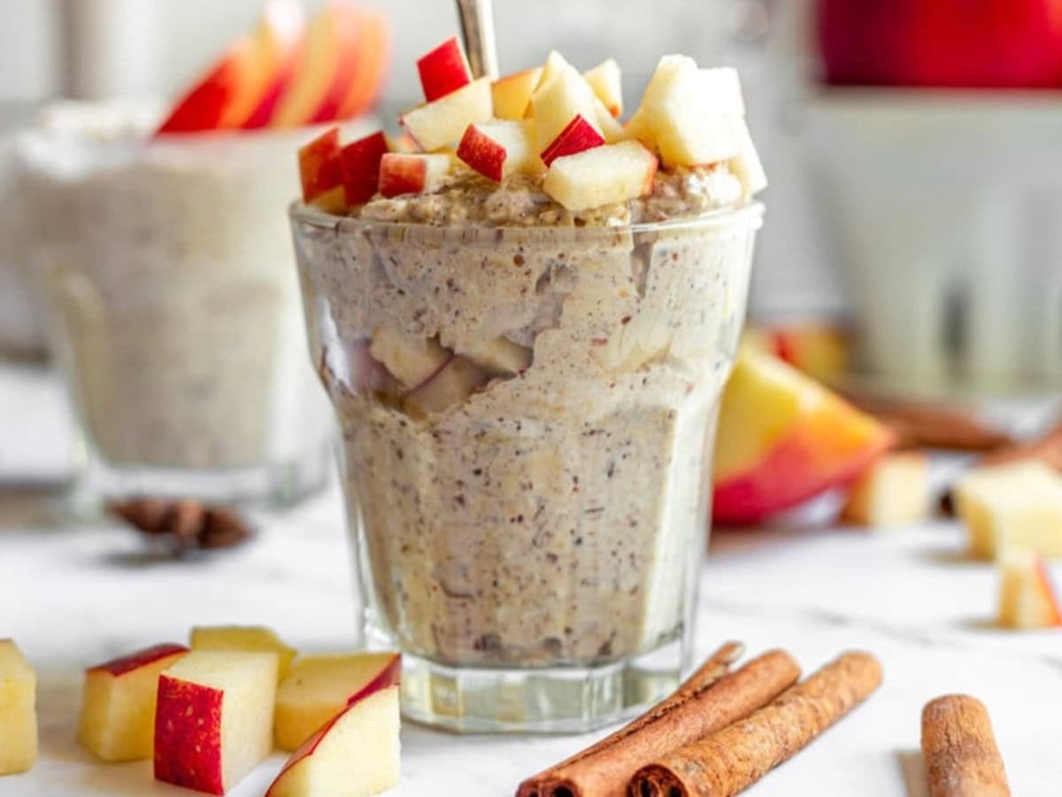 EASY APPLE PIE OVERNIGHT OATS OOH LA LA IT’S VEGAN