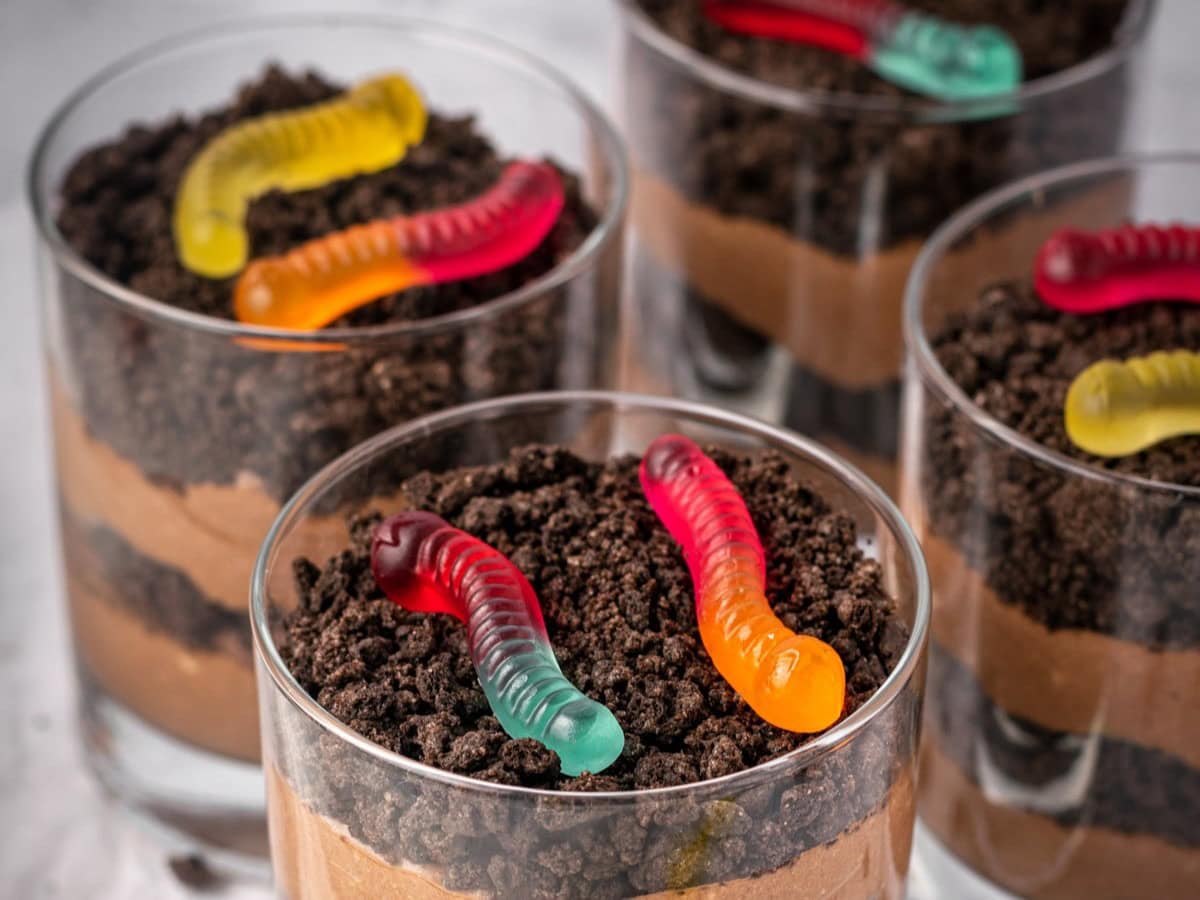 HEALTHY HALLOWEEN DIRT CUPS BY OLIVIA'S KITCHEN