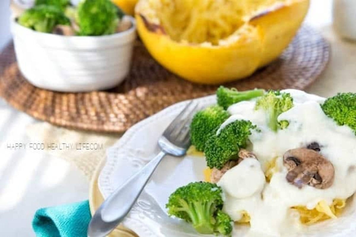 EASY VEGAN SPAGHETTI SQUASH ALFREDO. PHOTO CREDIT: HAPPY FOOD HEALTHY LIFE.