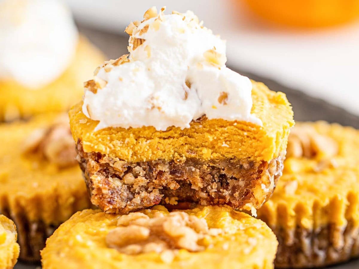 NO-BAKE PUMPKIN PIE TARTS BY RUNNING ON REAL FOOD