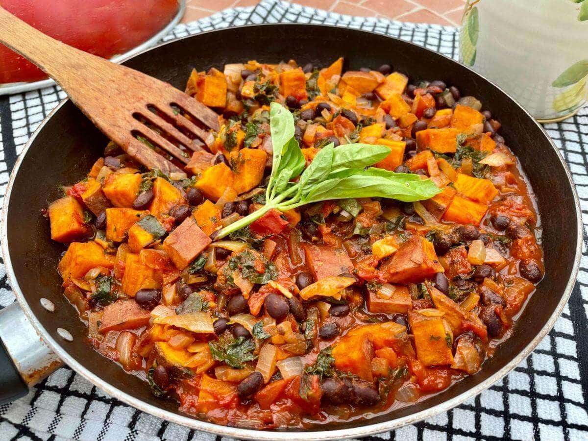 SWEET POTATO AND BLACK BEAN STEW BY CINNAMON AND KALE