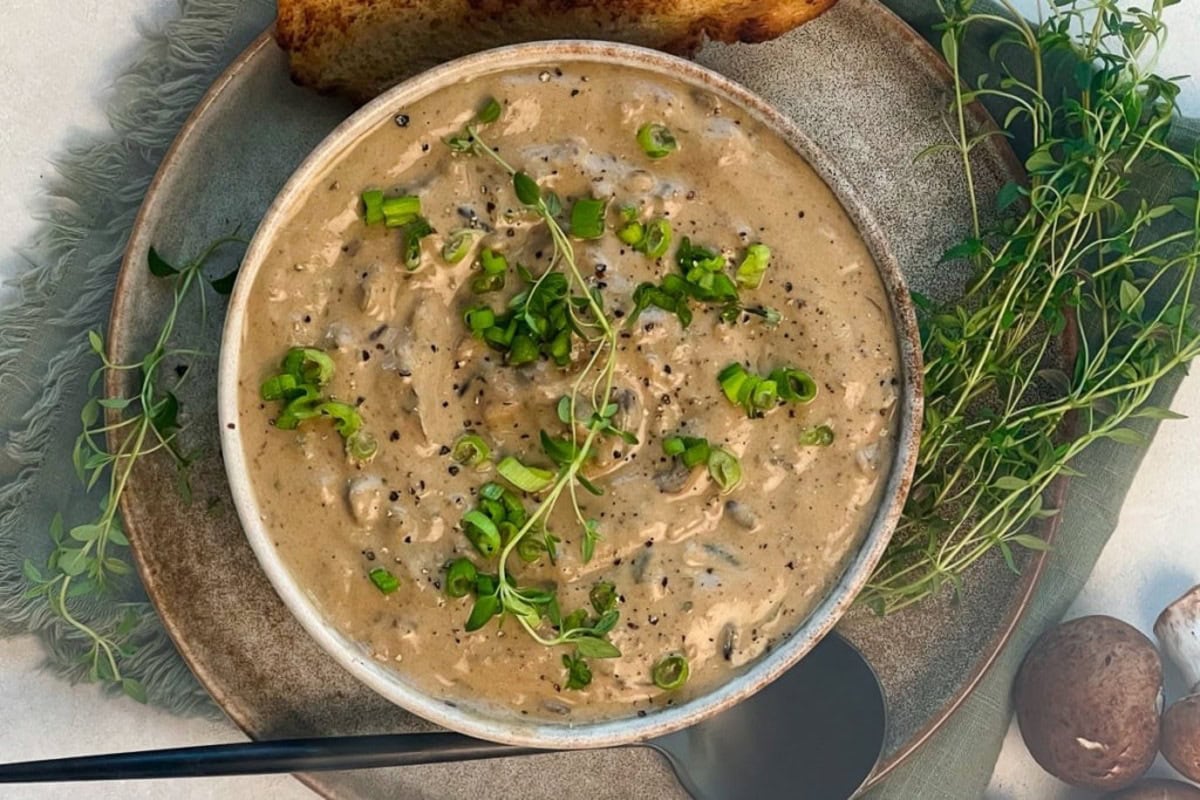 VEGAN MUSHROOM SOUP BY GREENHEARTLOVE